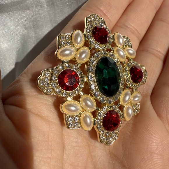 Vintage Gold Cross Brooch with Emerald Green & Ruby Red Crystals Statement Pin - Picture 5 of 6